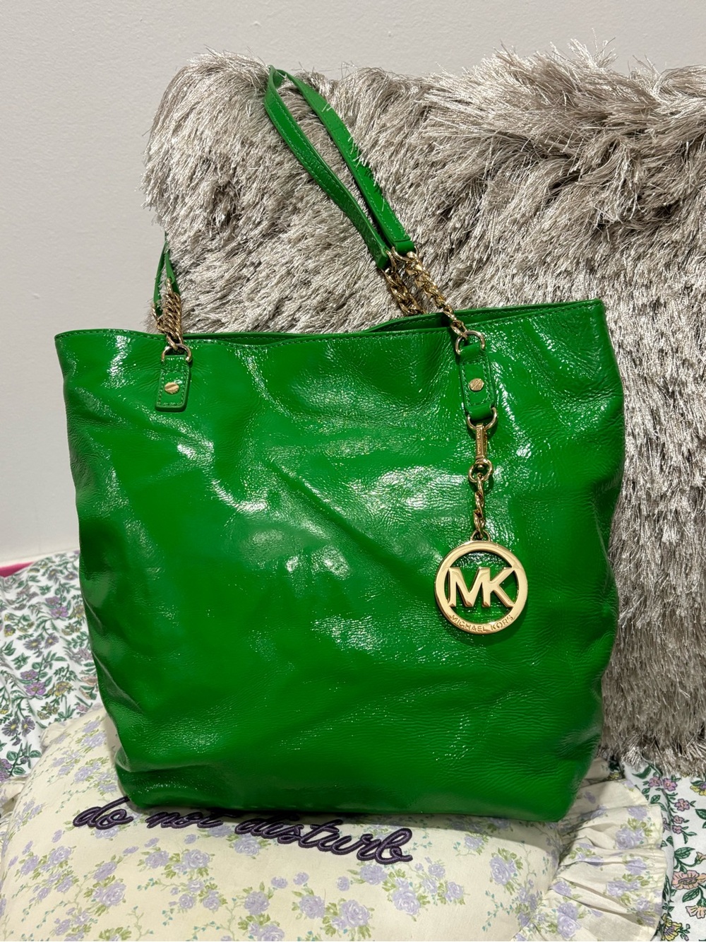 Michael Kors Emerald Green Patent Leather Tote with Gold MK Charm - Picture 3 of 16